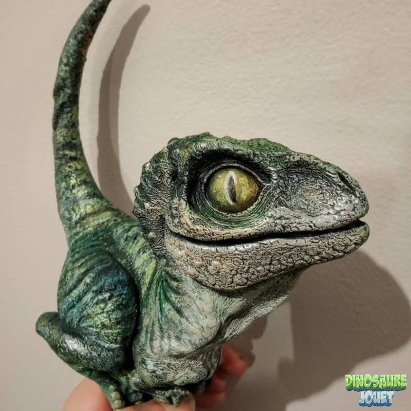 Figurine bébé dinosaure