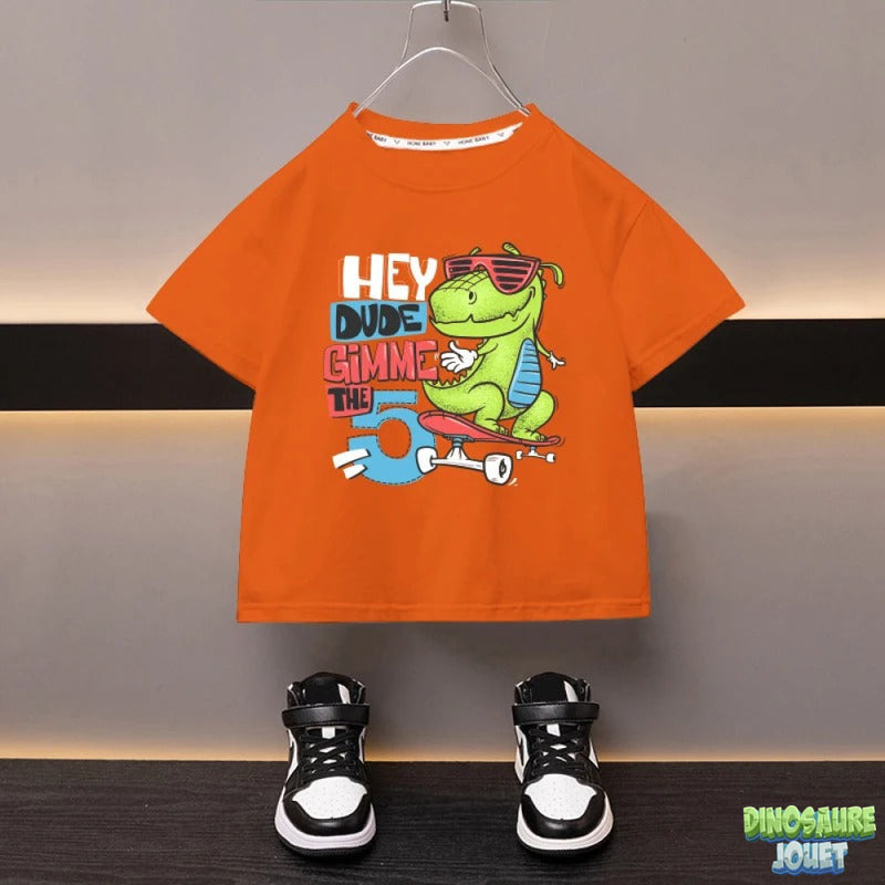 Tee shirt skateur Dinosaure