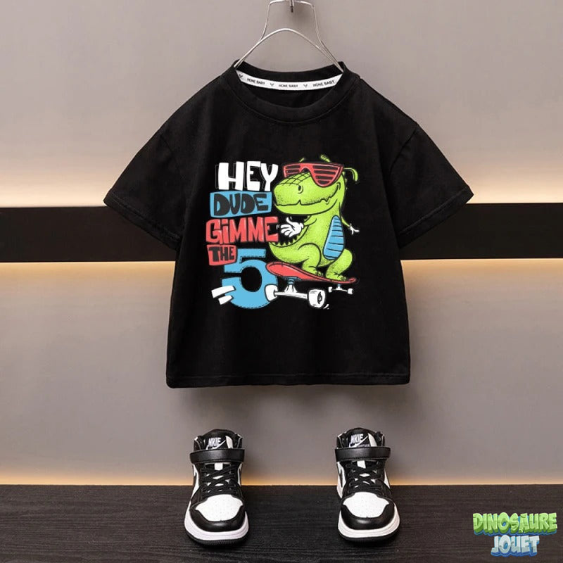 Tee shirt skateur Dinosaure