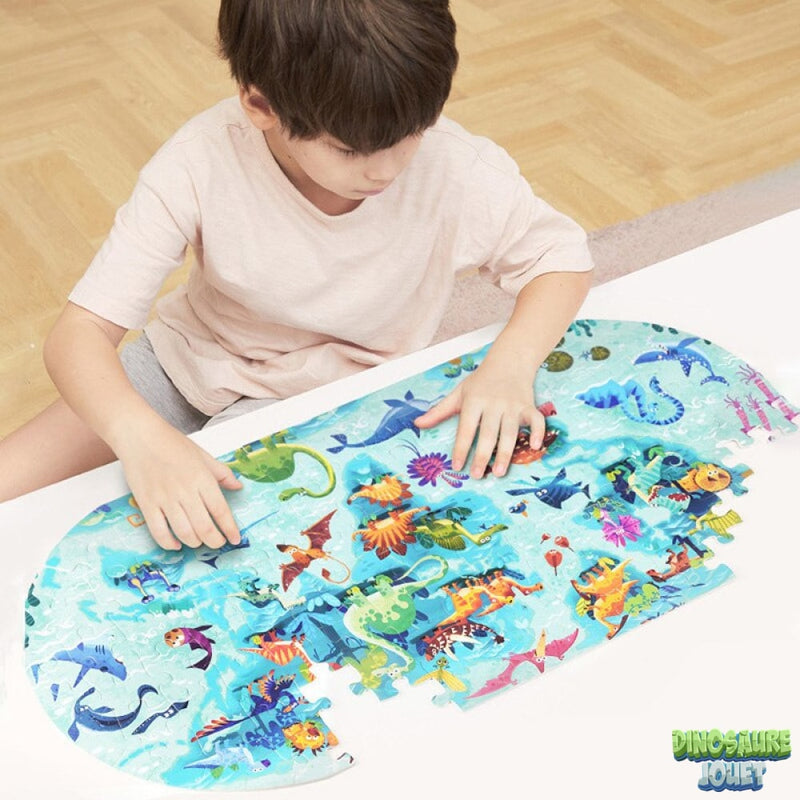 Carte du monde avec Dinosaure