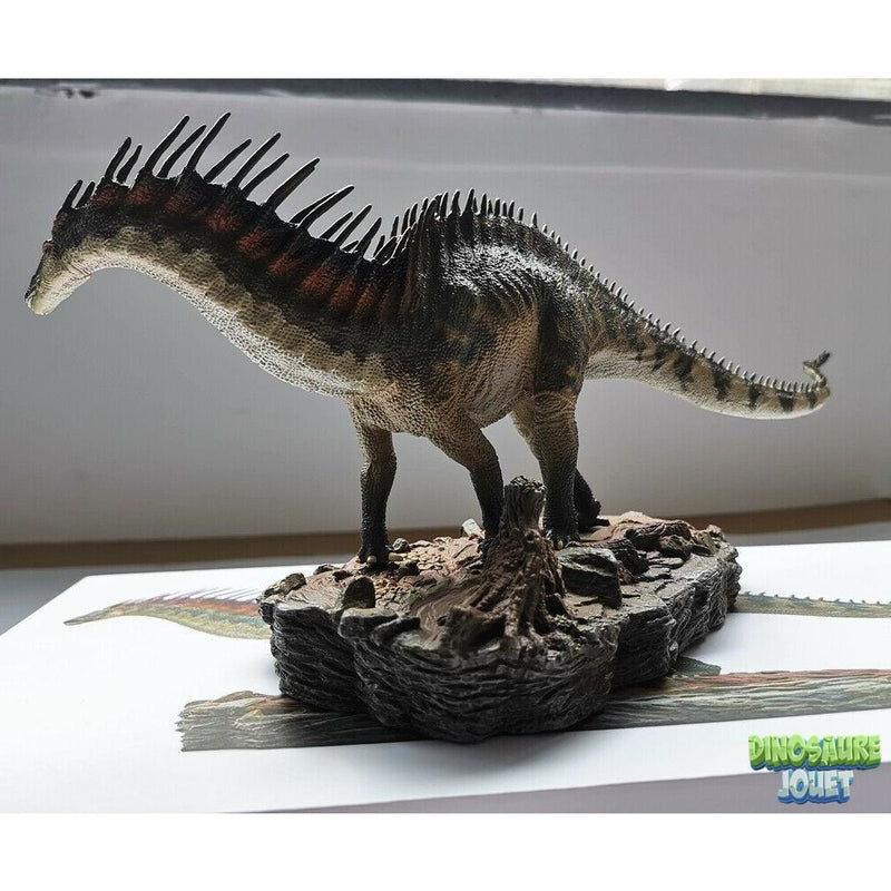 Statue Dinosaure design Amargasaurus